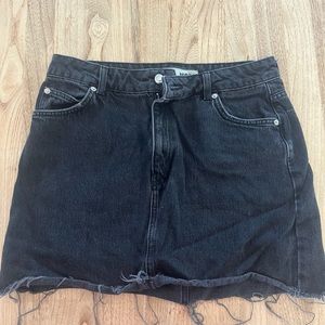 Topshop Black mini skirt!